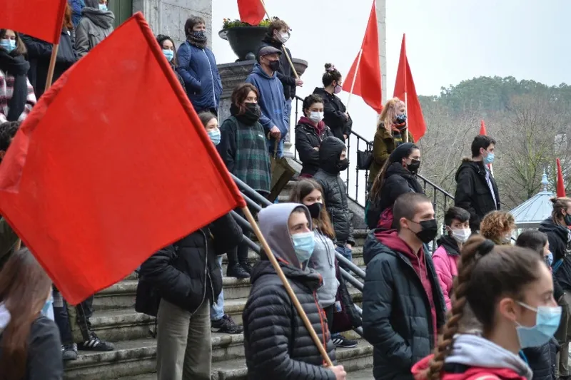Mobilizazioei ekin die gaur GKSk, eta ehunka pertsonak eskatu dute "burgesiaren ofentsiba gelditzeko"