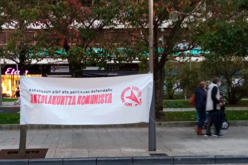 Ertzaintzak Bidasoko GKSko bi kide identifikatu eta jazarri dituela salatu dute