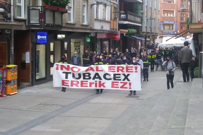 Lau egun bete dituzte greban Tubacexeko langileek