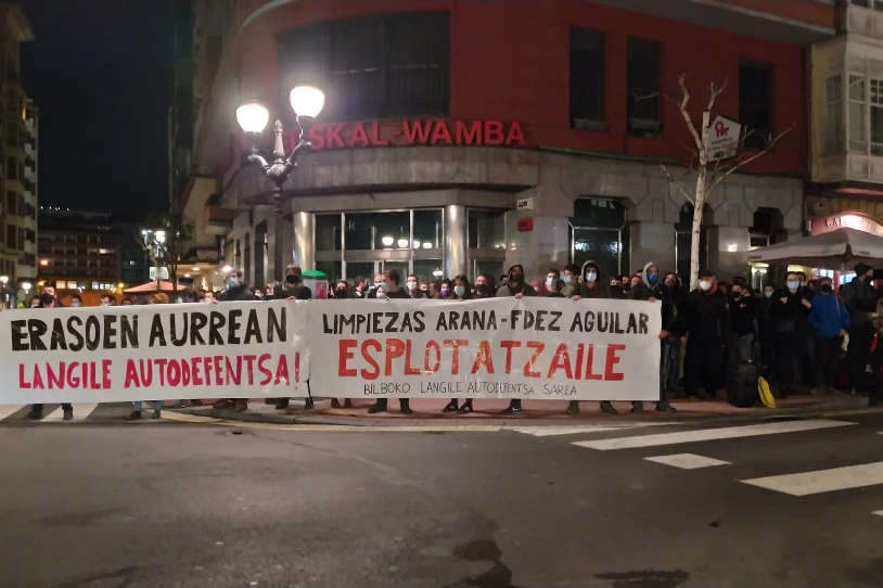 Espainiako Polizia Bilboko LASeko beste bi kideren etxeetara joan da, haiek atxilotzeko asmoz