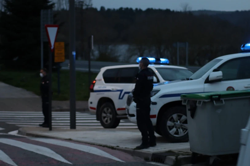 Ertzaintzak Legutioko Desjabetuon Hotelean Errakiren hitzaldi bat egitea eragotzi eta zazpi pertsona identifikatu zituen ostiralean