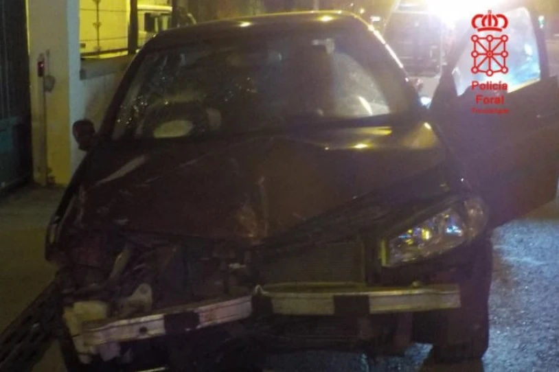 Emakume bati min emateko asmoz auto-istripu bat eragin du haren bikotekideak Orkoienen