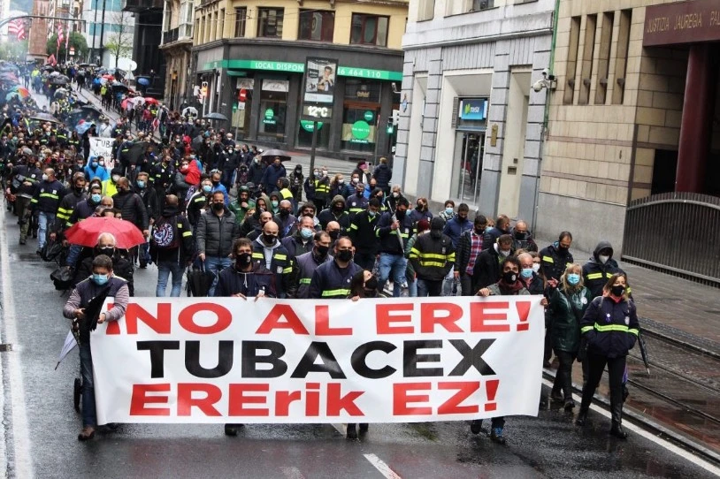 Tubacexeko kaleratzeen aurka egin dute protesta Bilbon