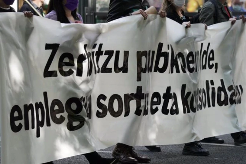 Sektore publikoko milaka langilek greba egin dute, behin-behinekotasuna salatzeko