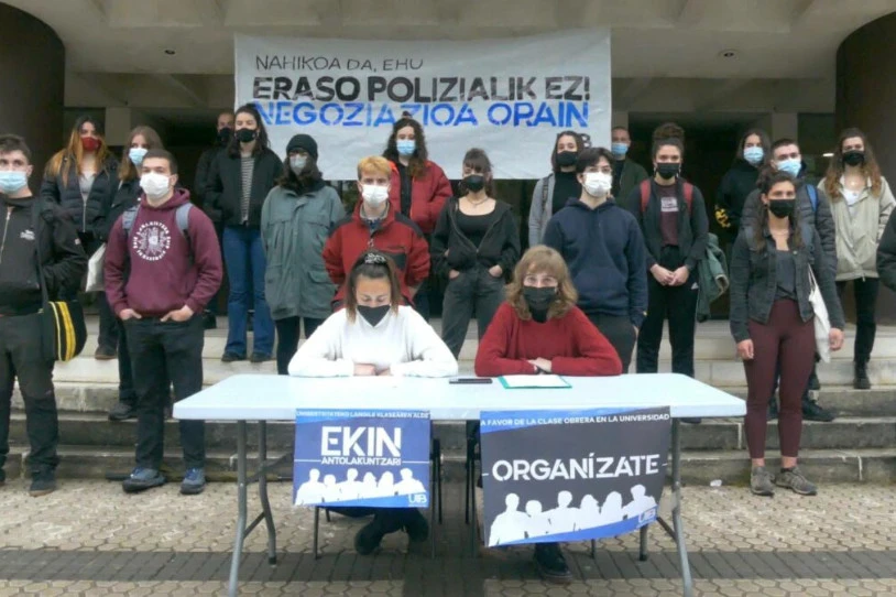 UIBko kideak Ibaetako ikasgela batera sartu dira, "antolatzeko azpiegitura" aldarrikatuz eta negoziaketa exijituz