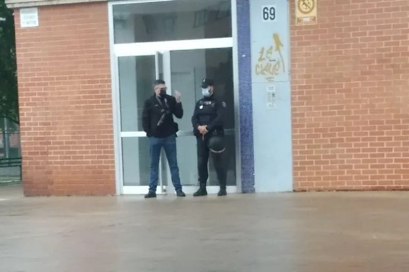 Espainiako Poliziak gutxienez hamar gazte atxilotu ditu Iruñean