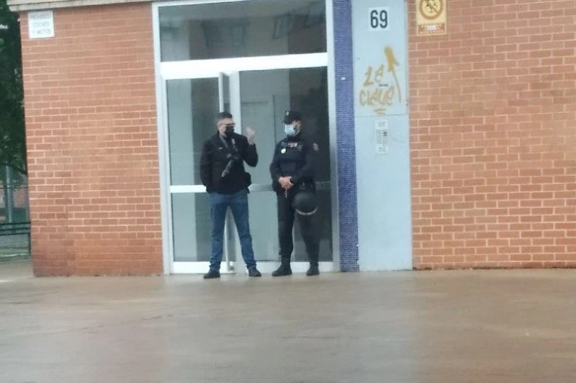 Espainiako Poliziak gutxienez hamar gazte atxilotu ditu Iruñean
