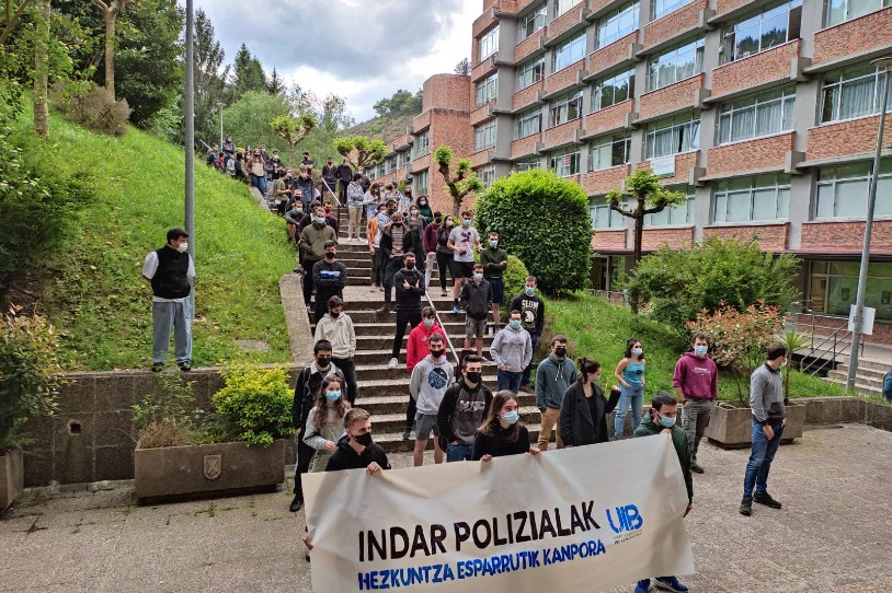UIBk kontzentrazioa deitu du Eibarko campusean, 'Indar polizialak hezkuntza esparrutik kanpora!' lelopean