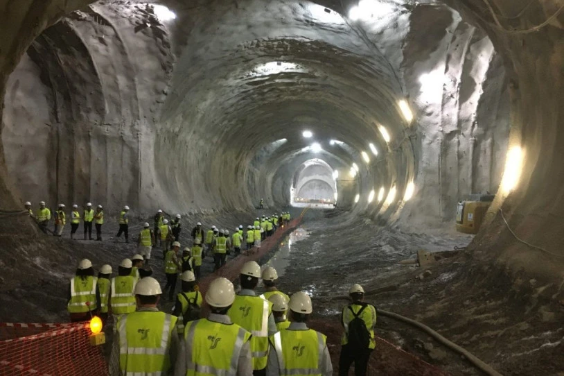 Mehatxuak jasan ditu langile batek, Donostiako metroaren lanetan segurtasun eza salatzeagatik