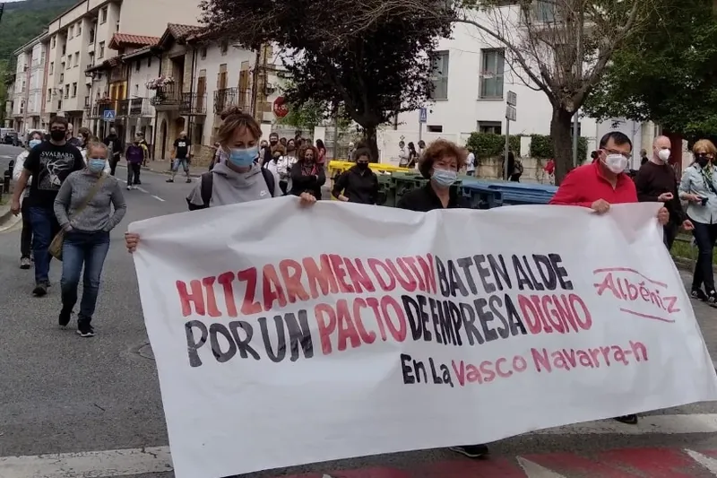 Hitzarmen duina aldarrikatzeko greba egin dute La Vasco Navarra enpresako langileek