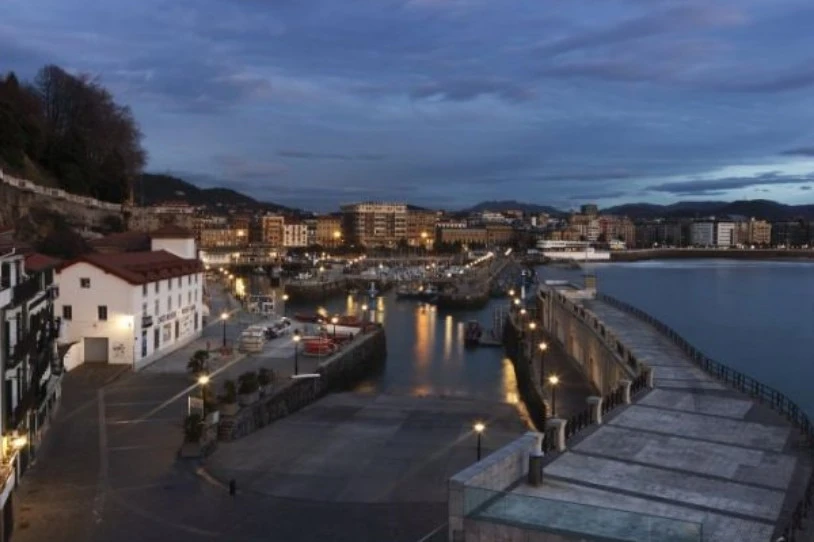 Donostian hiru pertsona atxilotu zituen Ertzaintzak larunbat gauean