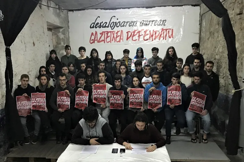 Aurre egin diote Hondarribiko Gaztetxeari ezarritako 3.994 euroko isunari