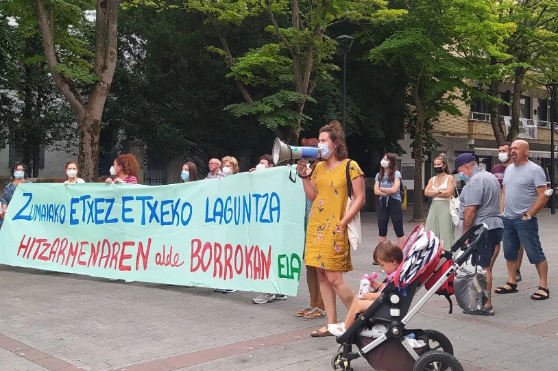 Zumaiako etxez etxeko laguntza zerbitzuko langileek mobilizazioak abiatu dituzte, lan-baldintzak hobetzearen alde