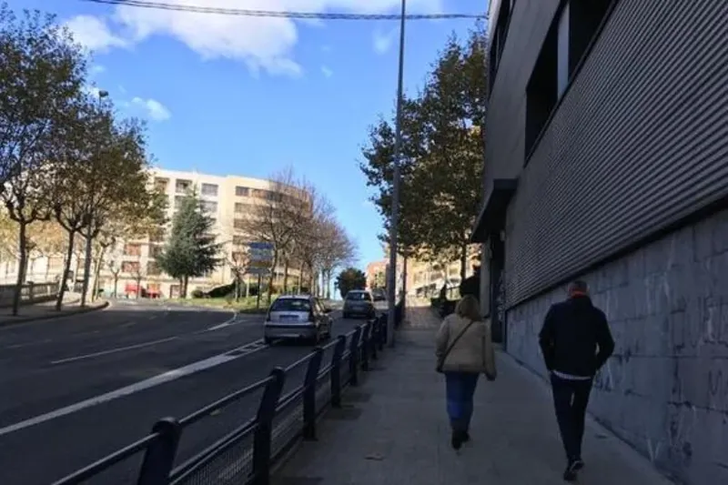 Asteburuan bi emakumeri egin diete eraso Barakaldon eta Tuteran