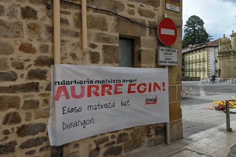 Emakume bati sexu-erasoa egin dio gizon batek Durangon