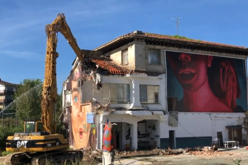 Zornotzako Munarri gaztetxea hustu dute