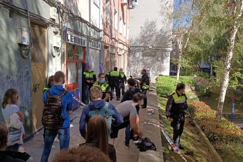 Bilboko Leninen Txokoa hustu du poliziak