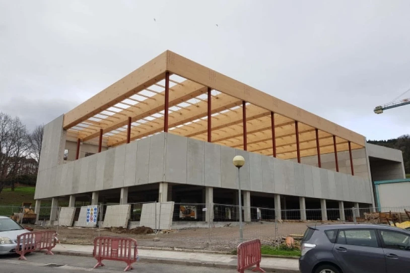 Bi langile erailak, Amurrioko eta Urnietako obra banatan