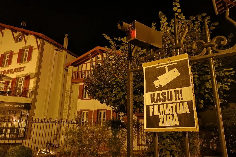 Kanbon kamera gehiago ezarriko dituztela salatu dute Emaitza Gaztetxeak eta GKSk