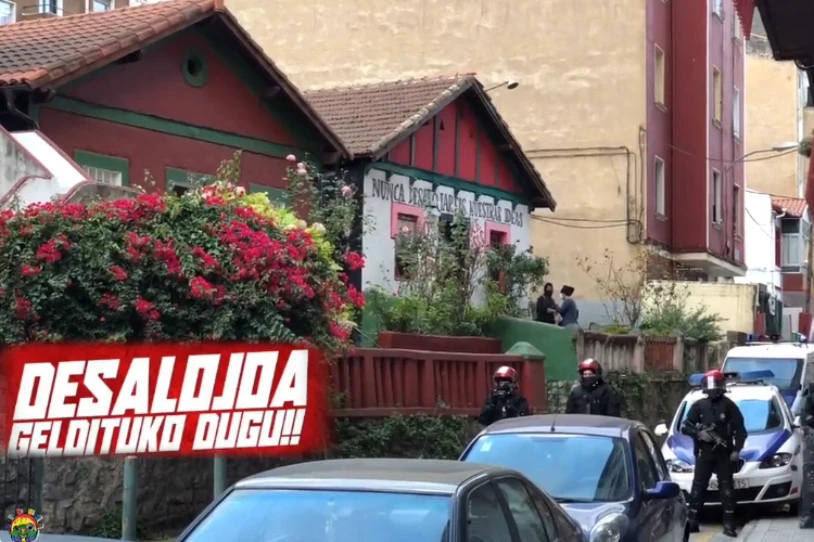 Santurtziko Eguzkilore etxe okupatua hustu du Ertzaintzak
