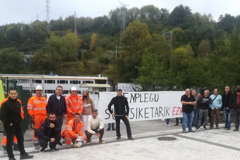 Lanuzteei berrekin diete Cementos Rezola enpresako langileek