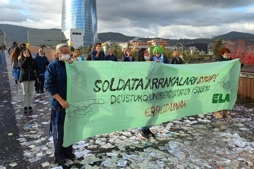 Deustuko Unibertsitateko garbitzaileek grebaldia hasi zuten atzo