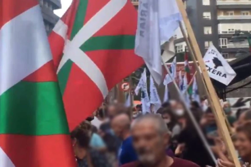 Preso politikoen ongietorrien aurka egin du Eusko Legebiltzarrak