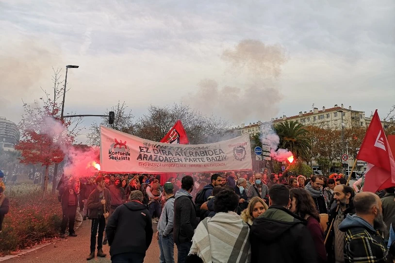 Etxebizitza eskubidearen alde mobilizatu dira milaka lagun Baionan