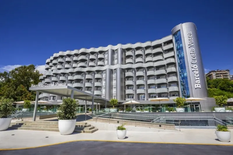Langile bat hil da Donostiako hotel batean