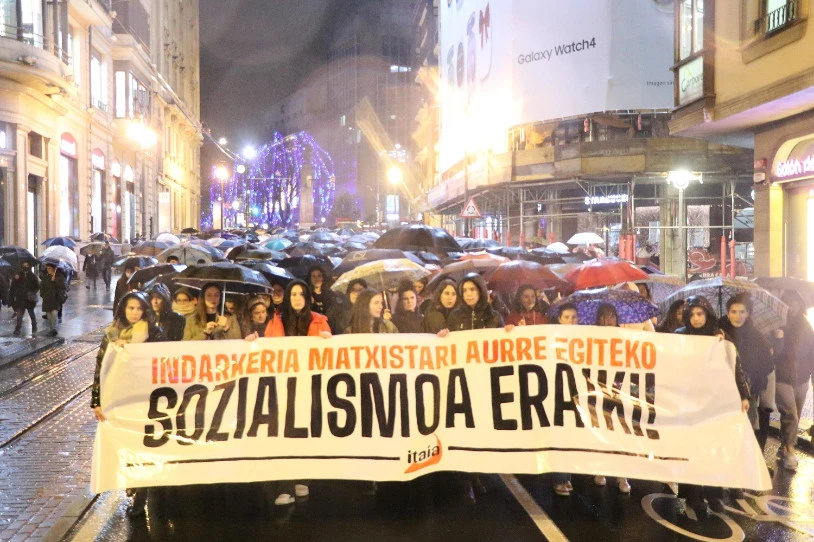 Indarkeria matxistari aurre egiteko, sozialismoaren eraikuntza aldarrikatu dute milaka lagunek