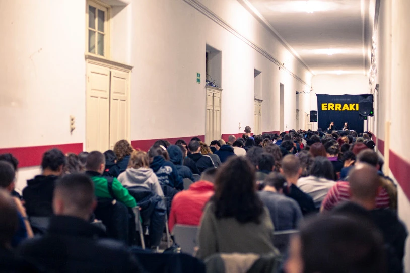 Espazioen gaineko langile kontrolaren inguruko lehen jardunaldiak egin ditu Errakik Azpeitian