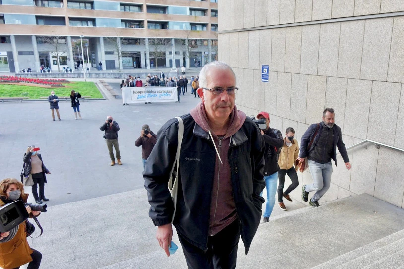 Espainiako Estatutik ateratzea debekatu diote Mikel Antzari