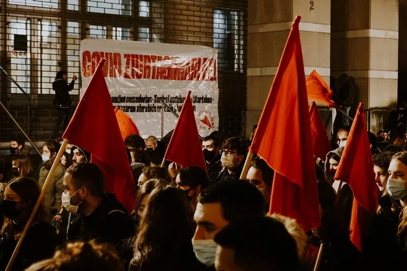 GKSk protestara deitu du gaurko, pandemiari eman dioten erantzun autoritarioa salatzeko