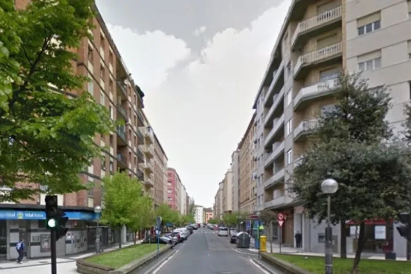 Hiru emakumeri egin diete eraso Gasteizen eta Barakaldon