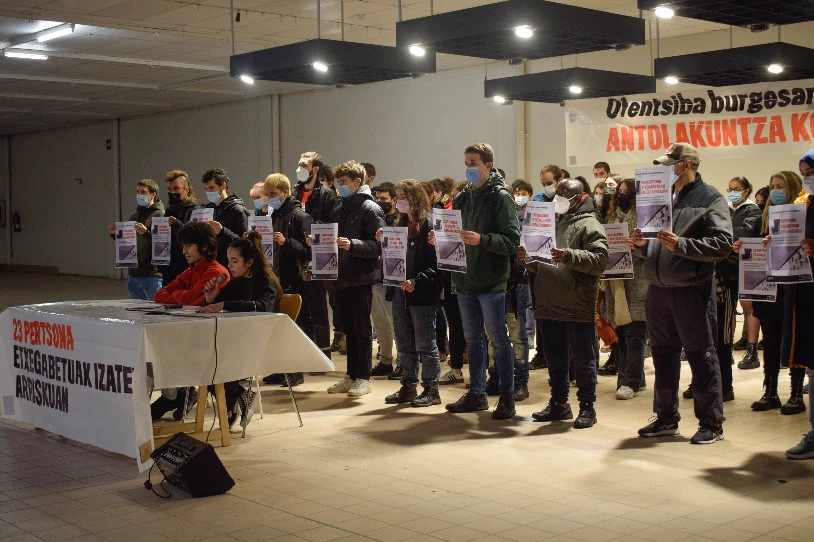 Etxebizitza Sindikatuak irtenbide partzial bat lortu du Gasteizen etxegabetze arriskuan zeuden hainbat pertsonarentzat
