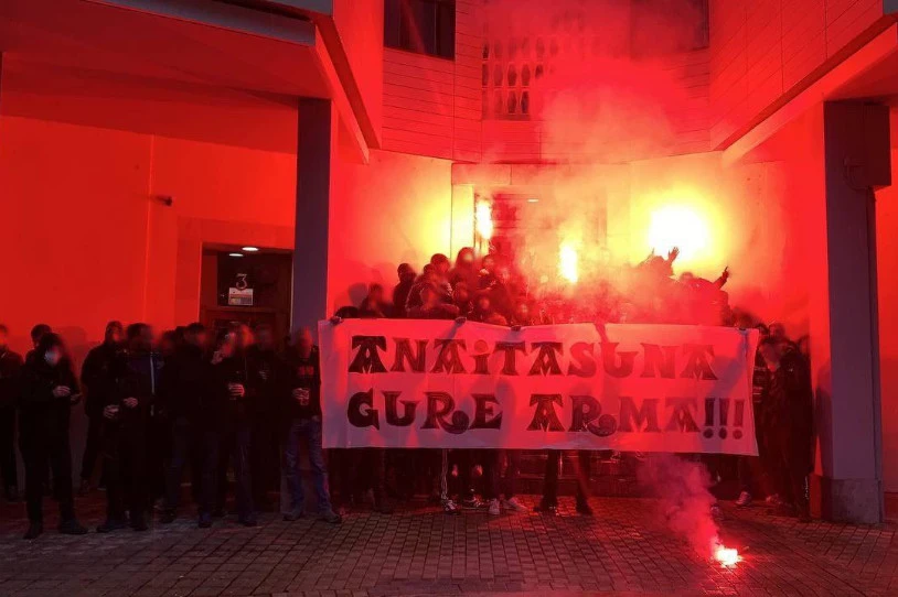 Espetxean jarraitzen du borroka antifaxistan aritzeagatik abenduan kartzelaratu zuten Indar Gorriko kideak