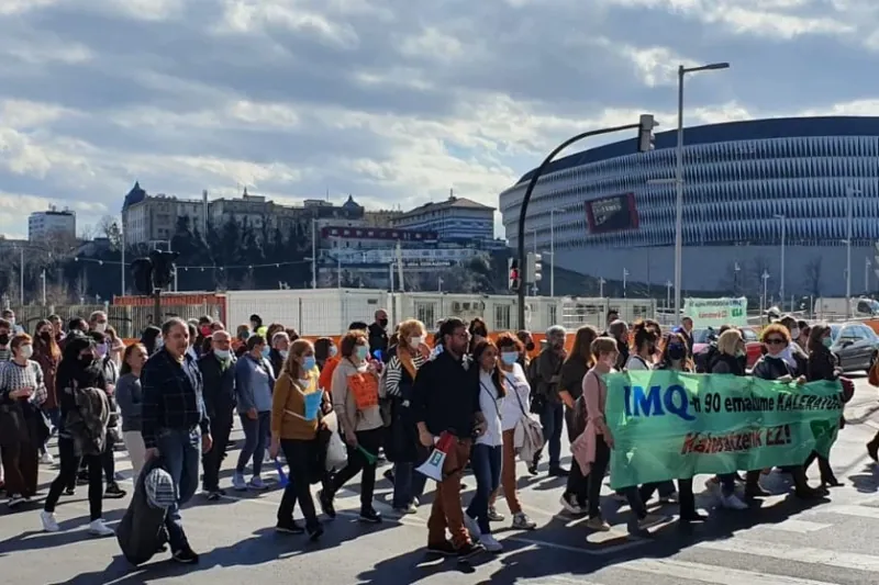IMQ enpresak 90 langile kaleratu dituela salatu dute Bilboko kaleetan