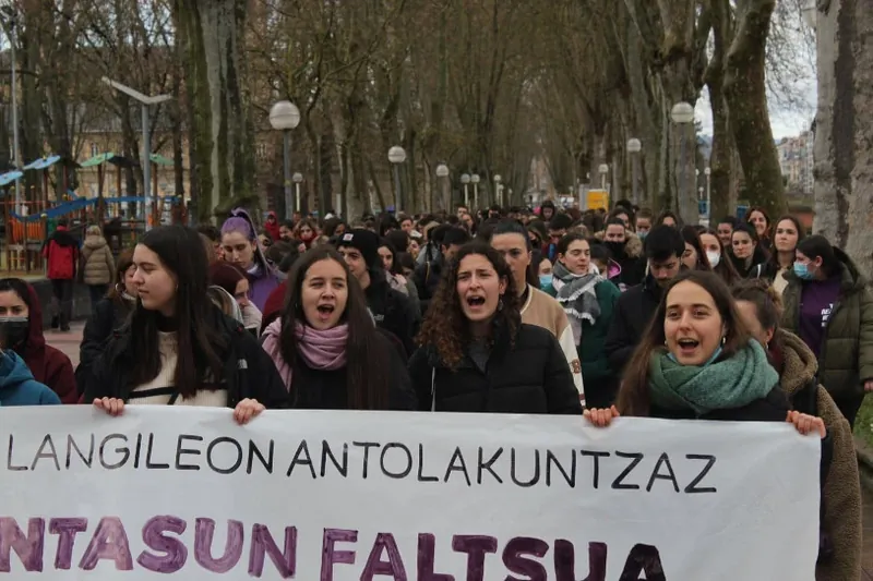 Aurten ere mobilizatu dira ikasleak Emakume Langilearen Nazioarteko Egunean