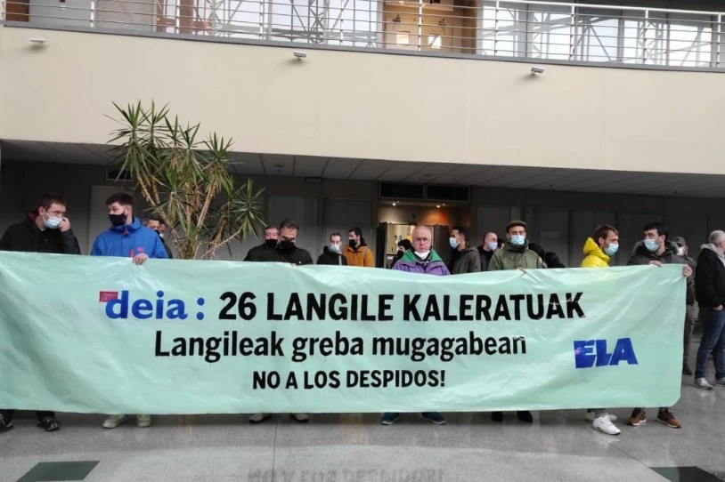 Boroako inprimategiko langileek grebari ekin diote Iparragirrek 26 kaleratze iragarri ondoren