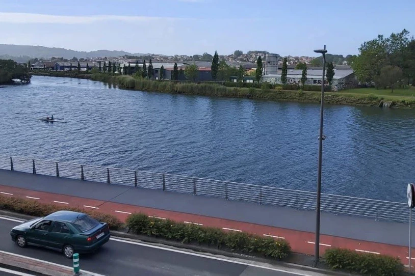 Bertan behera geratu dira Bidasoan desagerturiko gazte migratzailea bilatzeko lanak