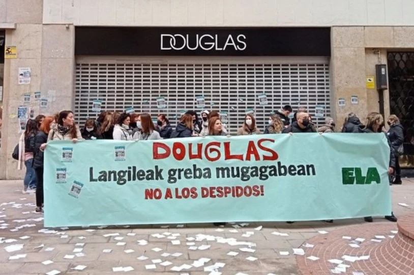 Bizkaiko Douglas lurrindegietako langileek greba mugagabeari ekin diote