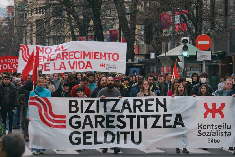 Bizitzaren garestitzearen aurka mobilizatu dira Hego Euskal Herriko lau hiriburuetan, Kontseilu Sozialistek deituta