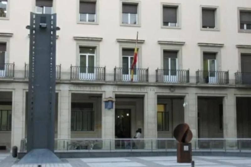 Preso politiko ohi bat jazarri dute Espainiako Poliziaren Gasteizko polizia-etxean