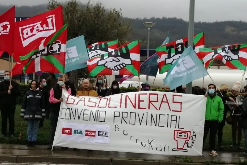 Arabako gasolindegietako langileek grebari berrekin diote gaur