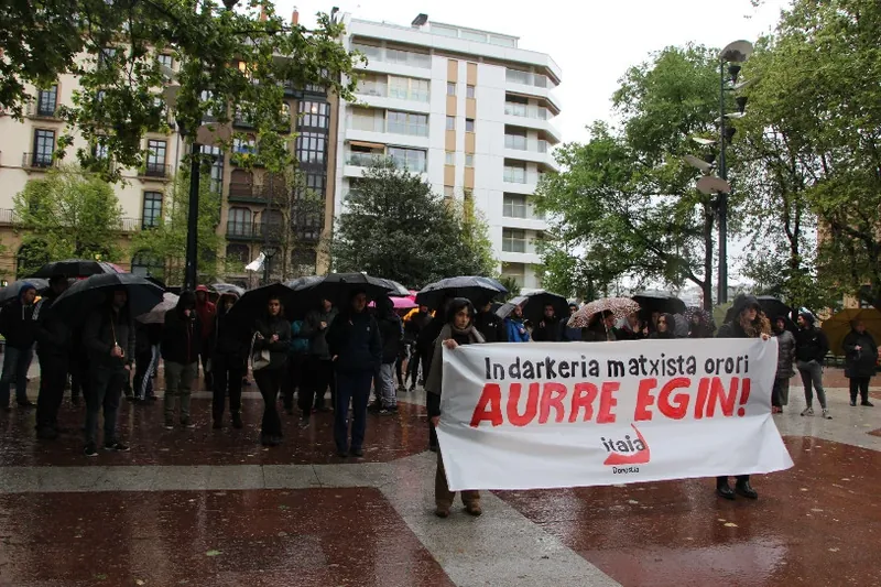 Donostian argitara atera den azkeneko eraso matxista salatu du Itaiak