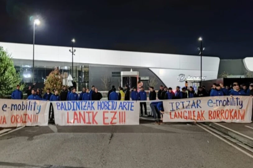 Greba mugagabeari ekin diote Irizar E-Mobilityko langileek