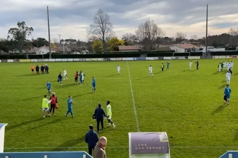 Baionako futbol entrenatzaile ohi bat atxilotu dute adin txikikoei sexu-erasoak egiteagatik