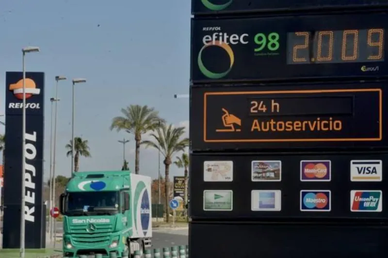 Gora egiten jarraitzen du gasolinaren prezioak
