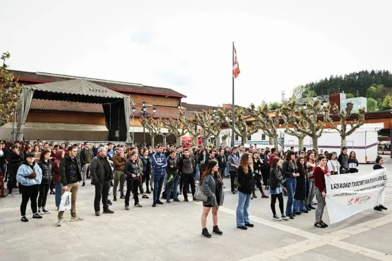 Lesakan ere beto politikoa jarri diote txosnagunean GKSri