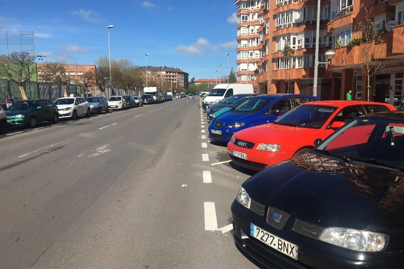 Emakume bati eraso dio bere bikotekideak Gasteizen, kalean